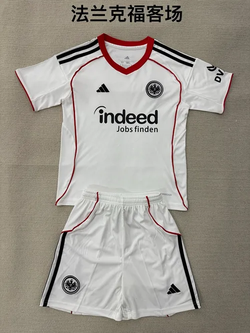 חולצת Eintracht Frankfurt