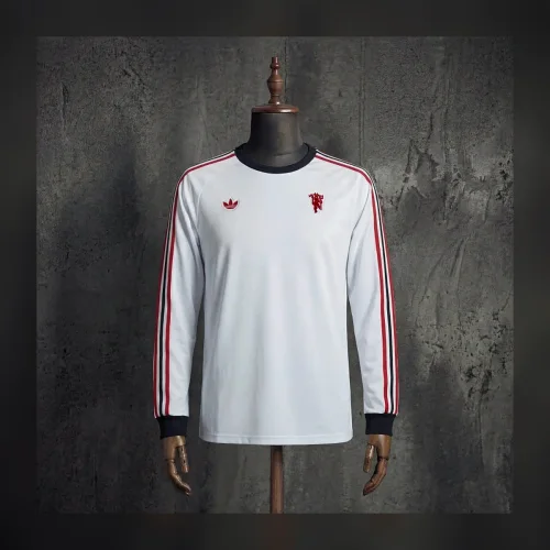 חולצת טי של מנצ׳סטר יונייטד 2026/27 – adidas Originals לבן, שרוול ארוך, גרסת אוהדים — חולצת טי
