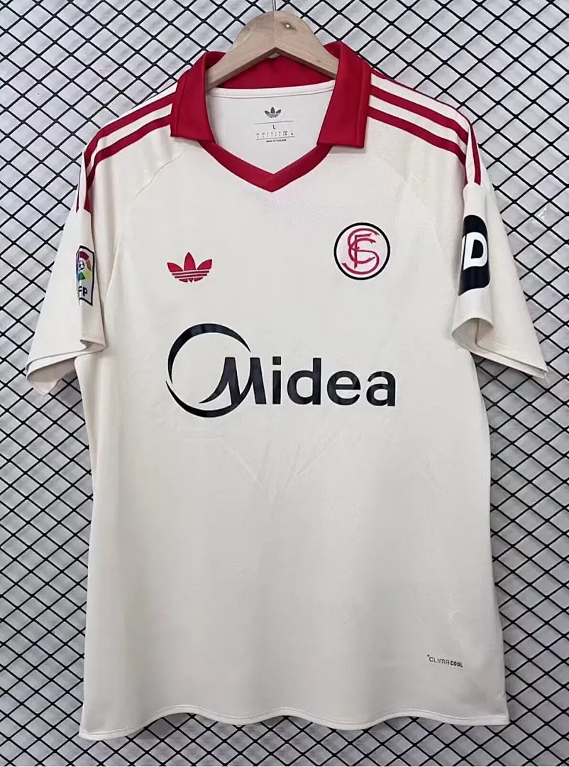 חולצת סביליה רטרו 2025/26 – מהדורת הרטרו של adidas Originals, גרסת שחקן — חולצת כדורגל, חזית